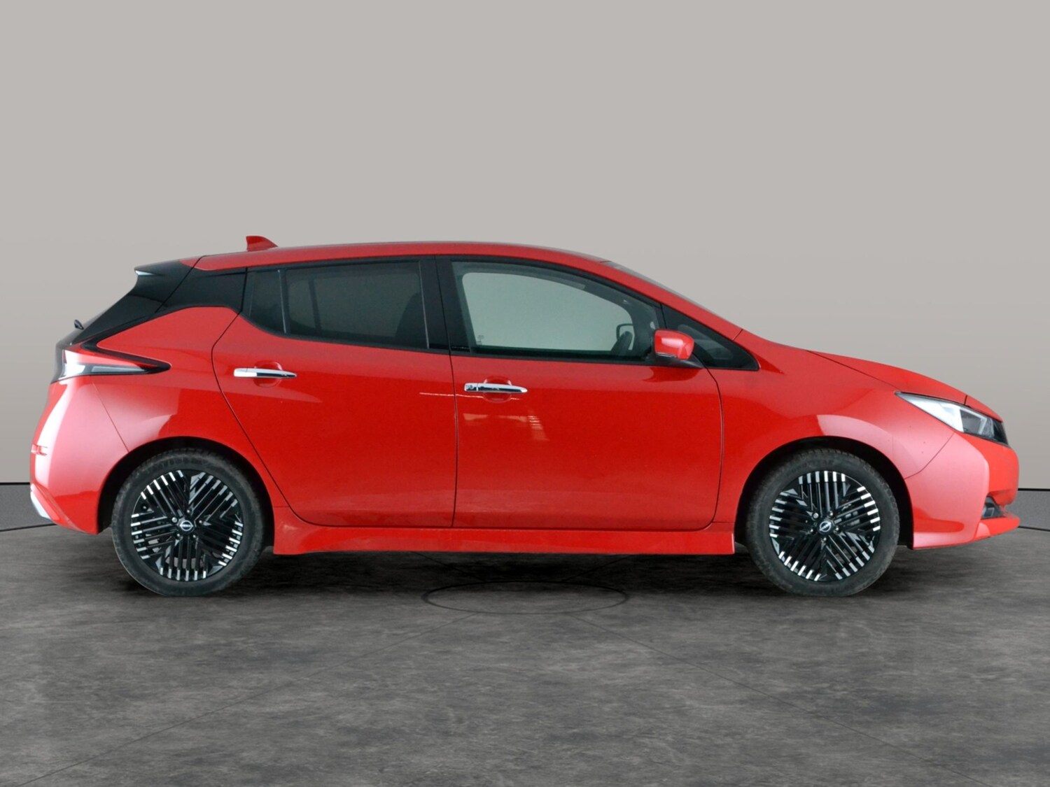 Used Nissan Leaf 2022 for sale - 77418100: Photo 10