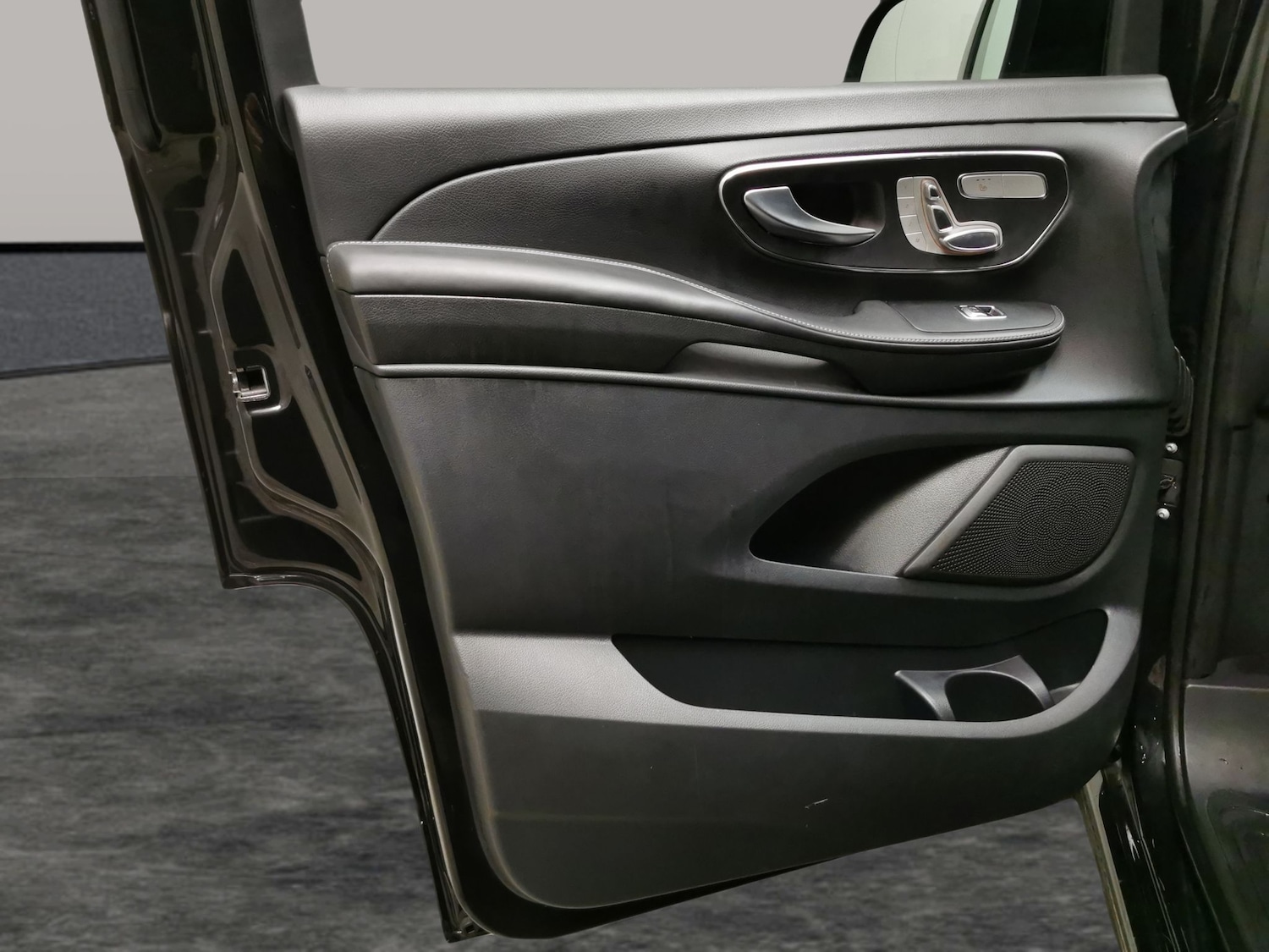 Used Mercedes-Benz V-Class 2020 for sale - 76895091: Photo 28