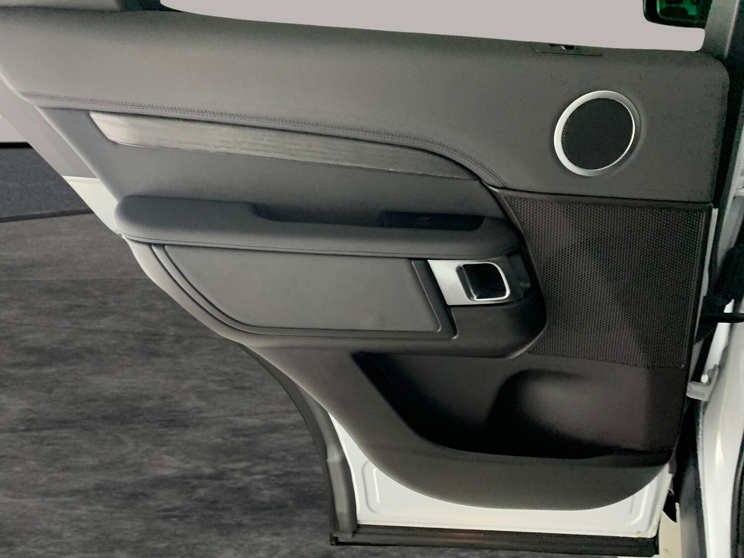 Used Land Rover Discovery 2019 for sale - 78149467: Photo 32