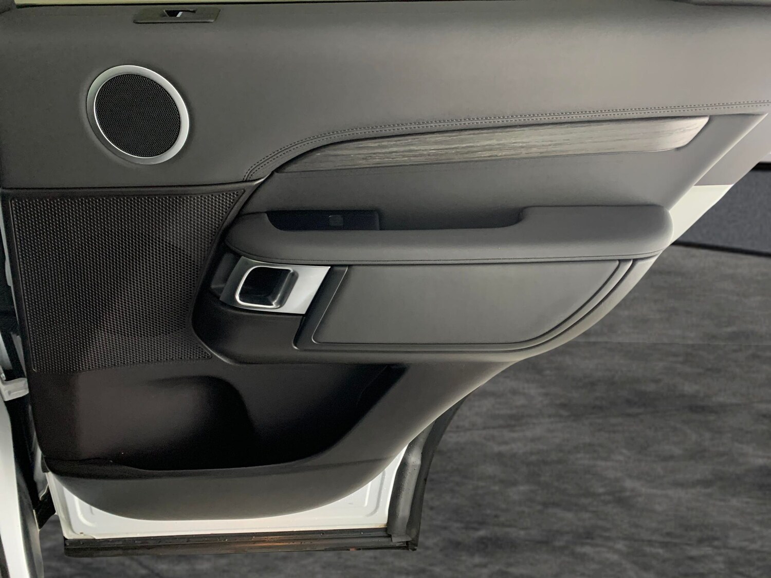 Used Land Rover Discovery 2019 for sale - 78149467: Photo 33