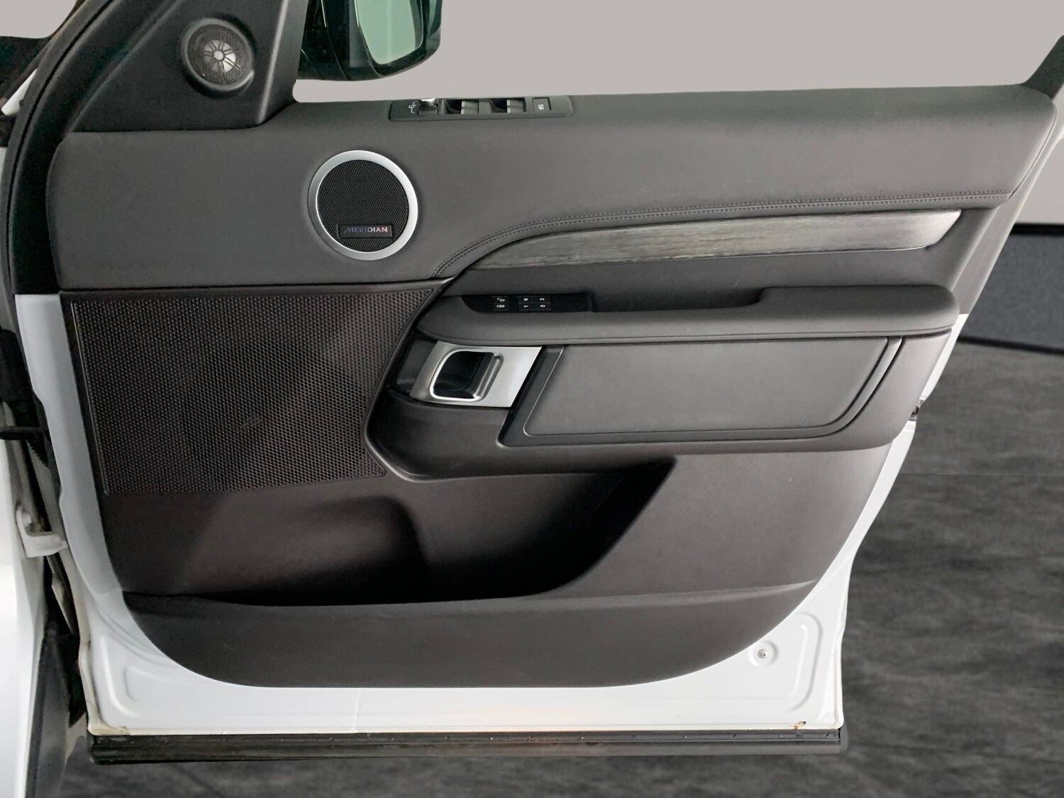 Used Land Rover Discovery 2019 for sale - 78149467: Photo 34