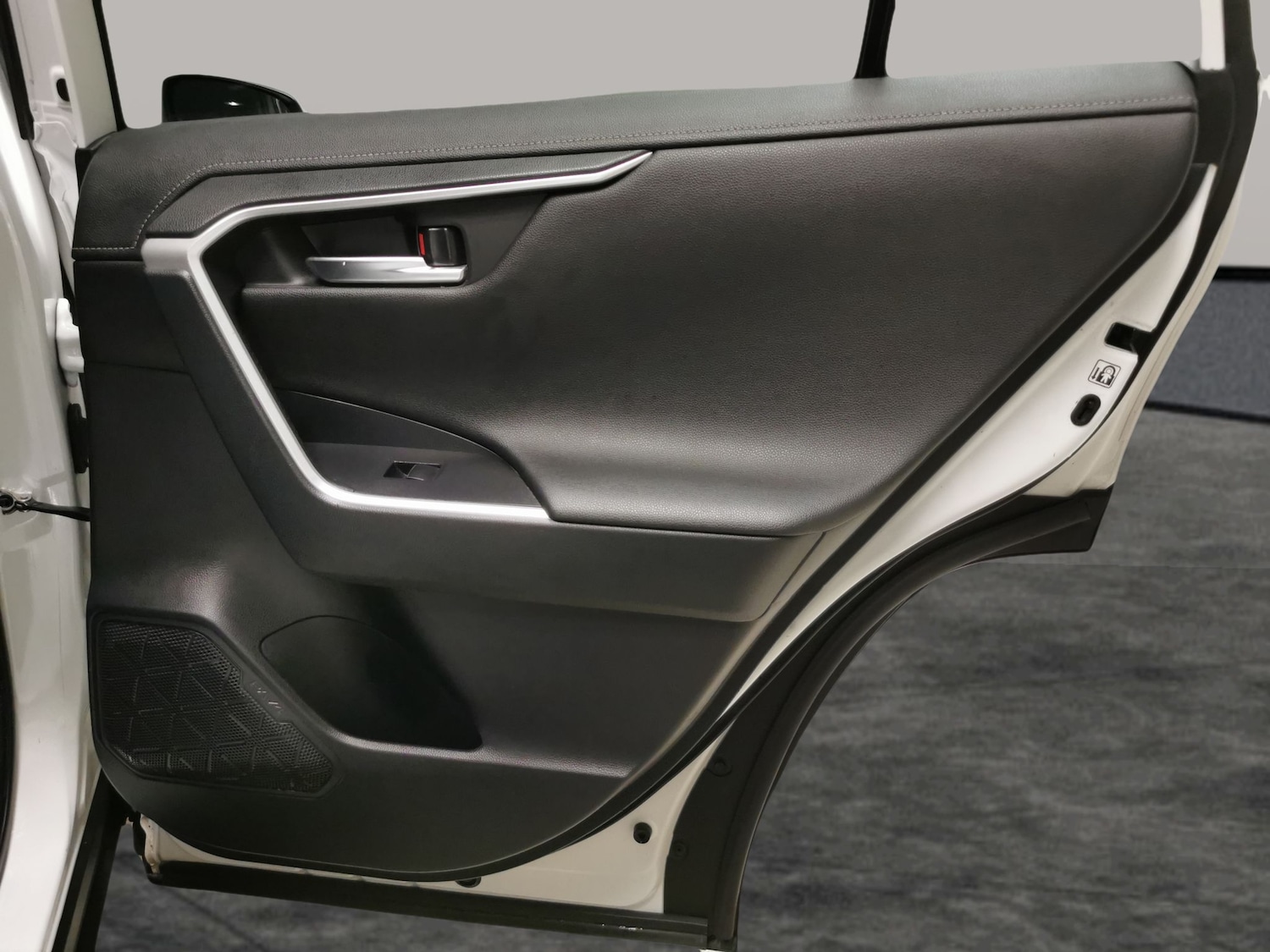 Used Toyota RAV4 2020 for sale - 77746496: Photo 28