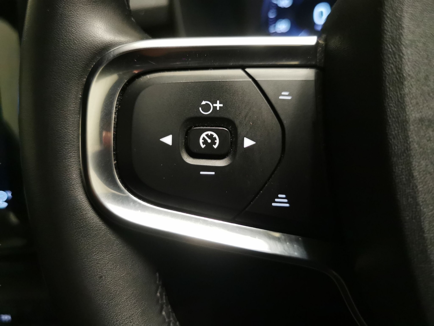 Used Volvo XC40 for sale - 77475453: Photo 16