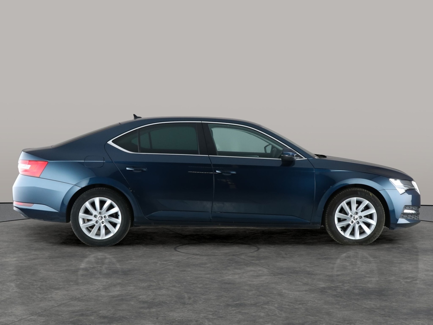Used Skoda Superb 2020 for sale - 76980553: Photo 8