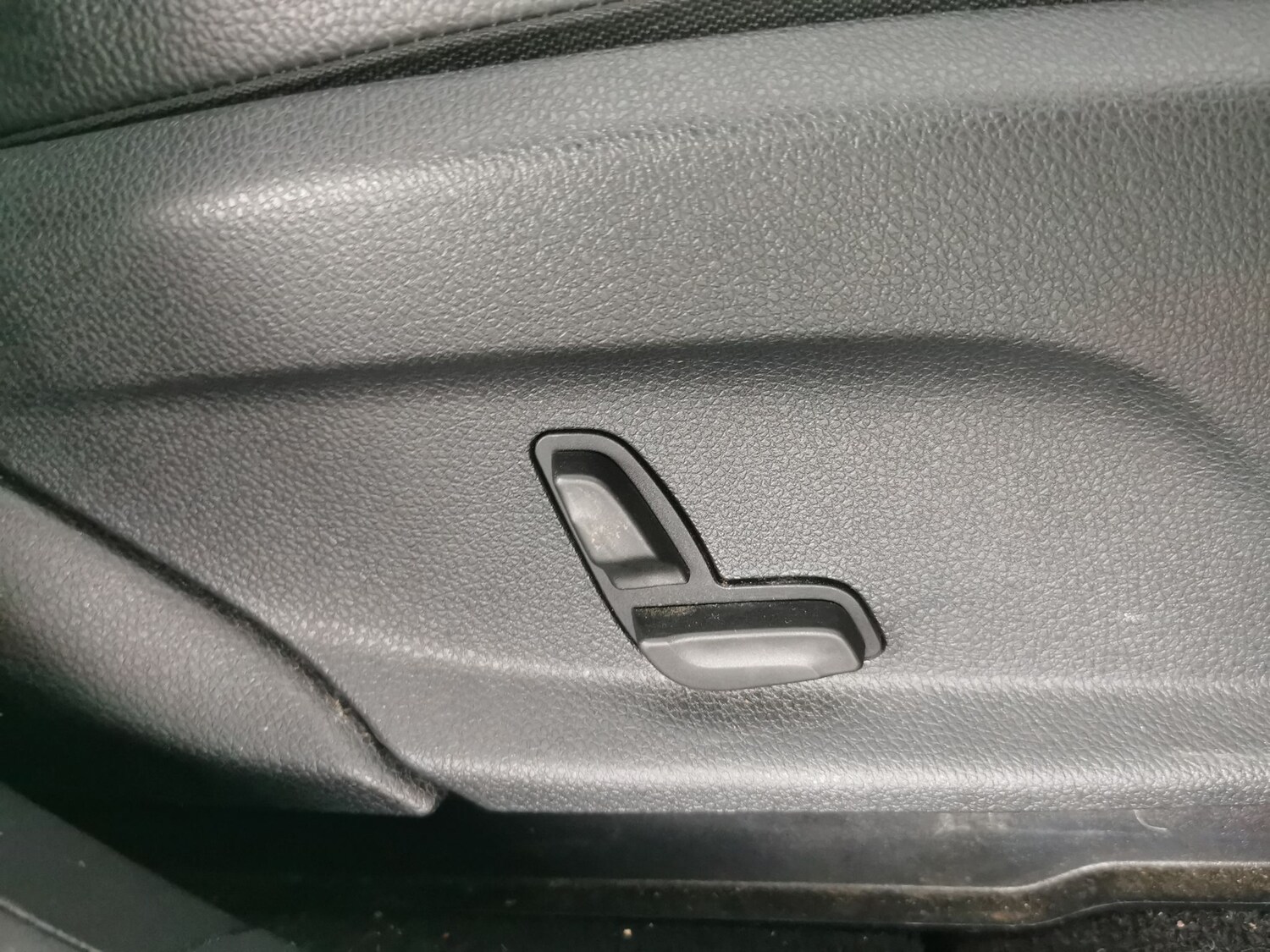 Used Mercedes-Benz GLC 2019 for sale - 77617459: Photo 17