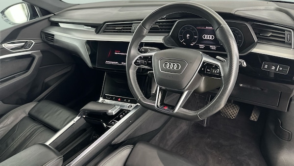 Used Audi e-tron 2022 for sale - 76253579: Photo 4