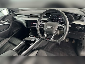 Used Audi e-tron 2022 for sale - 76253579: Photo 4