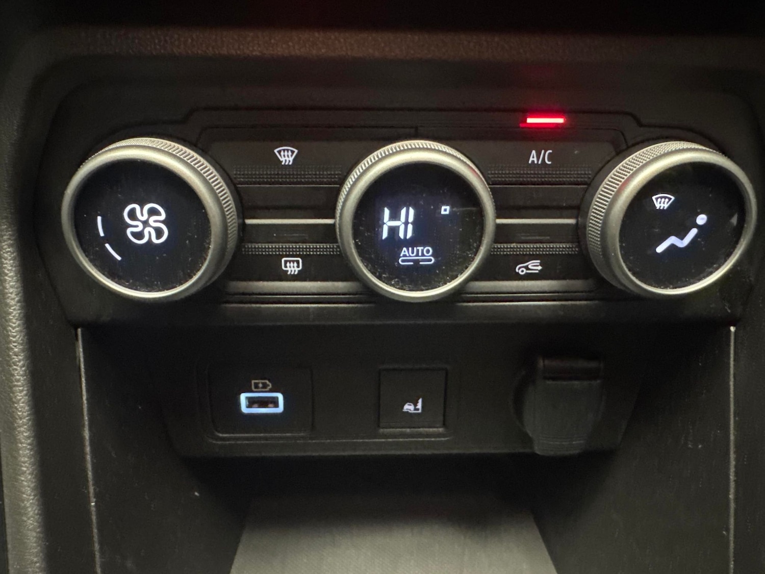 Used Dacia Sandero Stepway 2024 for sale - 77234359: Photo 17