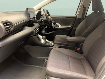 Used Toyota Yaris 2022 for sale - 76182320: Photo