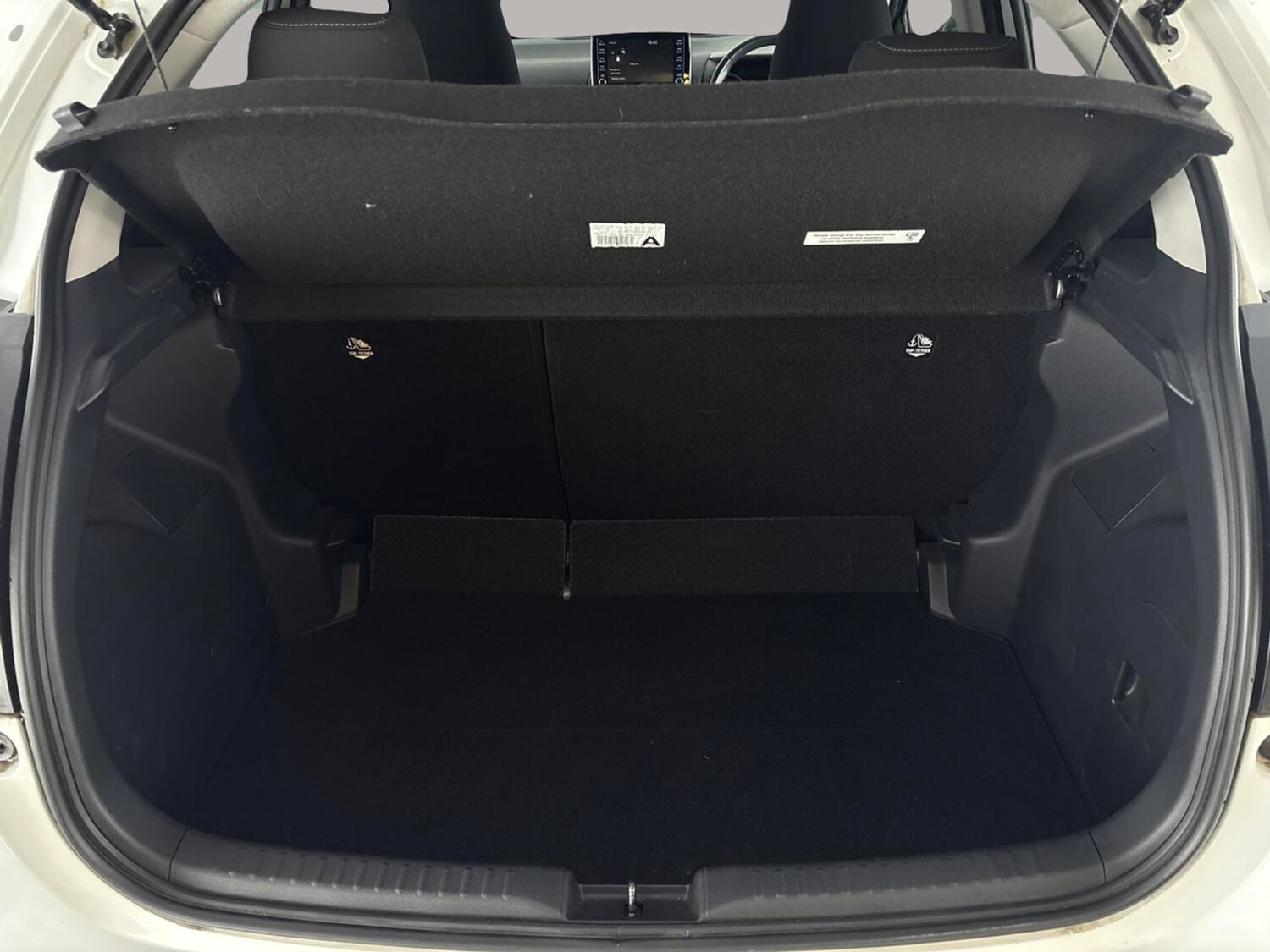 Used Toyota Yaris 2021 for sale - 77373300: Photo 30