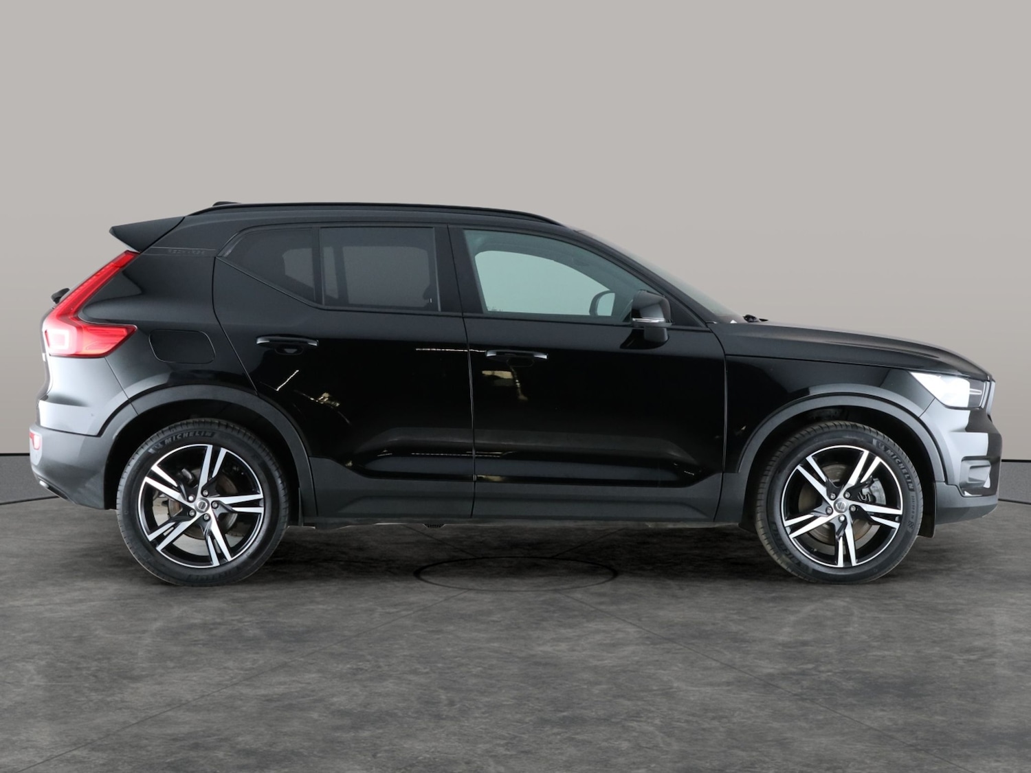 Used Volvo XC40 2021 for sale - 76627649: Photo 8