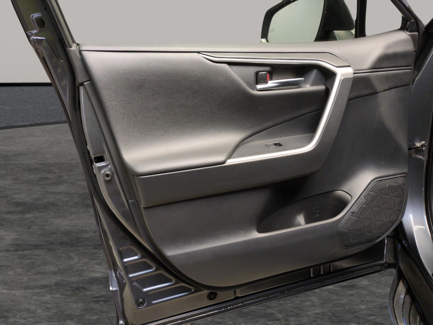 Used Toyota RAV4 2021 for sale - 77972238: Photo 32