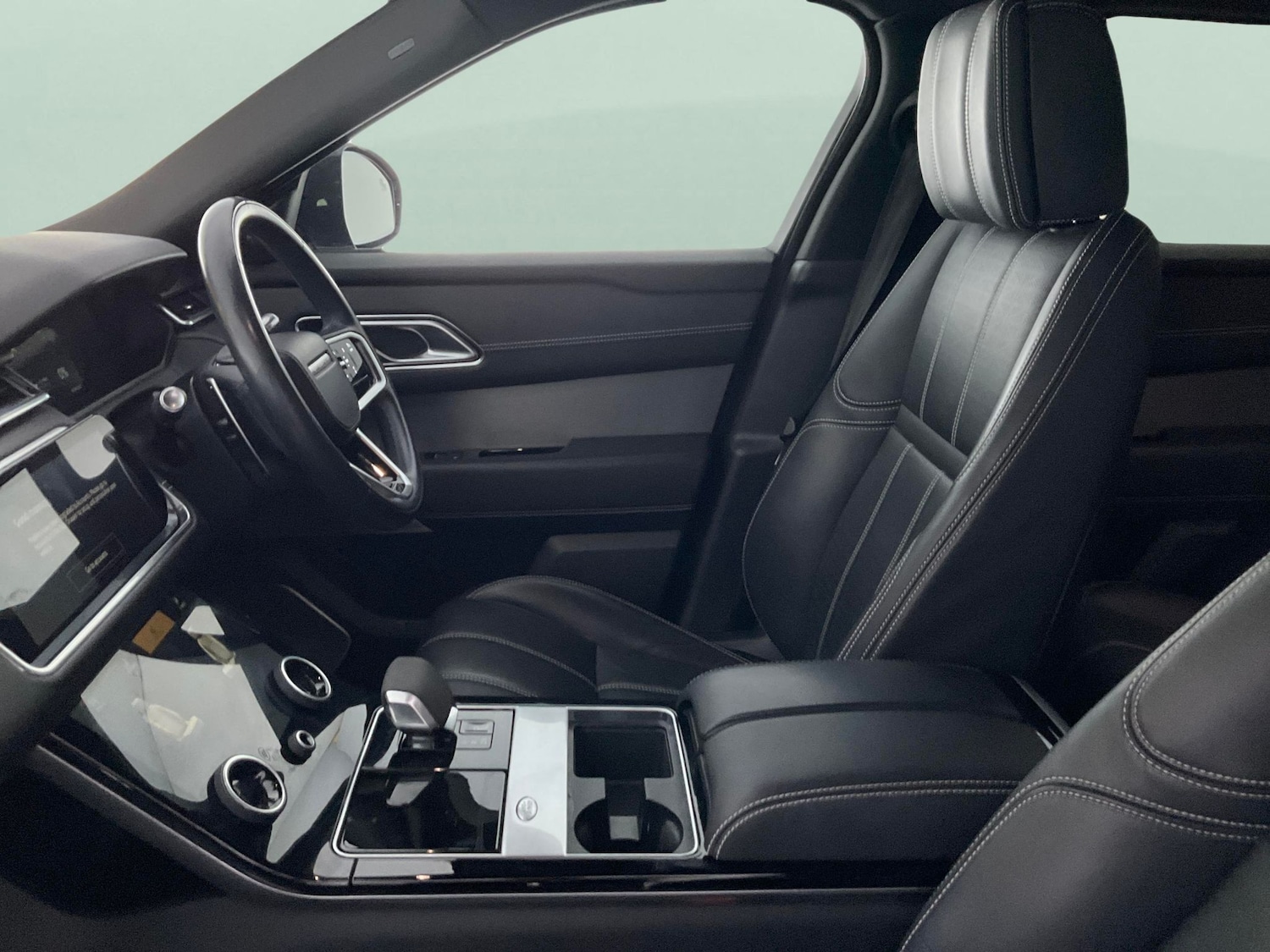 Used Land Rover Range Rover Velar 2022 for sale - 76356061: Photo 4