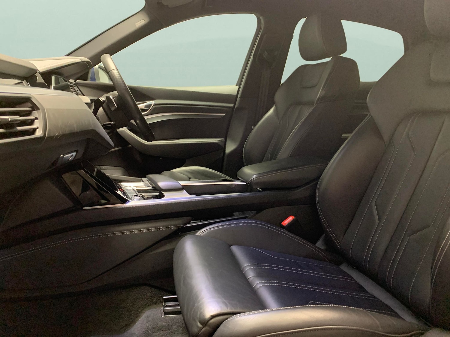 Used Audi e-tron 2022 for sale - 77350895: Photo 4