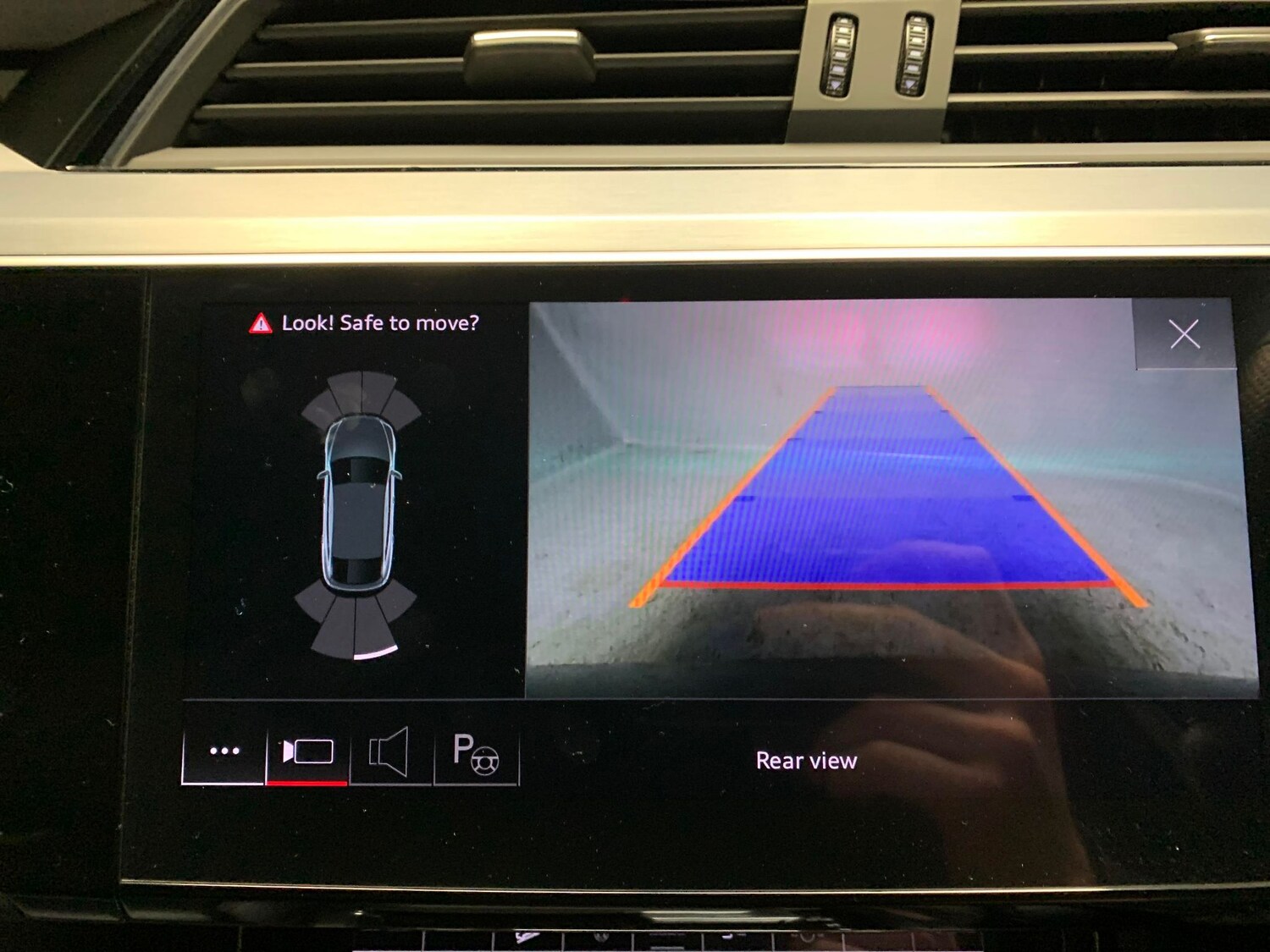 Used Audi e-tron 2022 for sale - 77350895: Photo 6