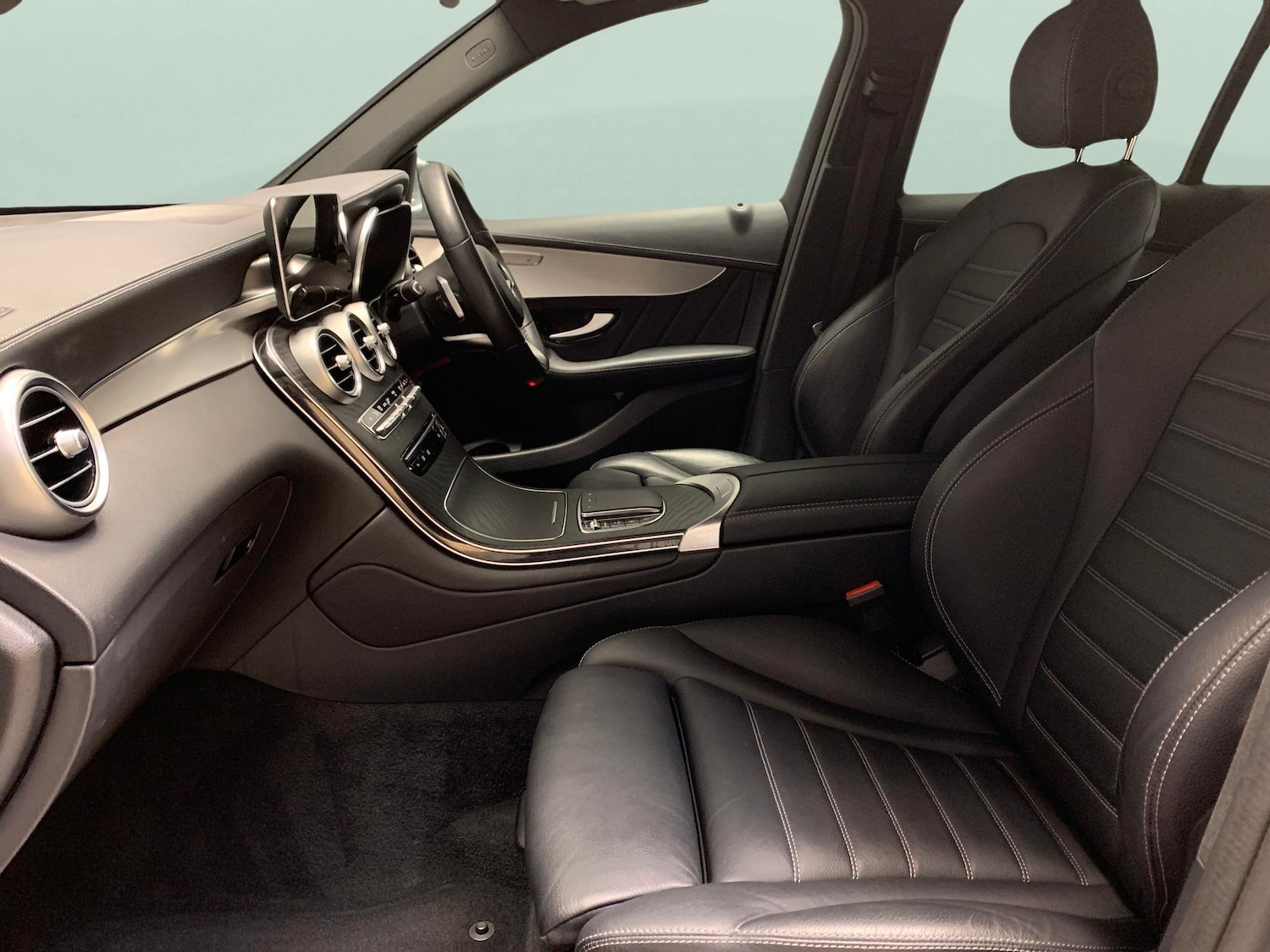 Used Mercedes-Benz GLC 2022 for sale - 76077627: Photo 4