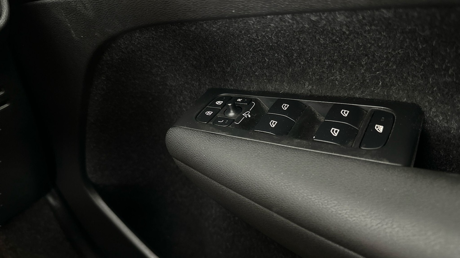 Used Volvo XC40 2021 for sale - 76098296: Photo 37