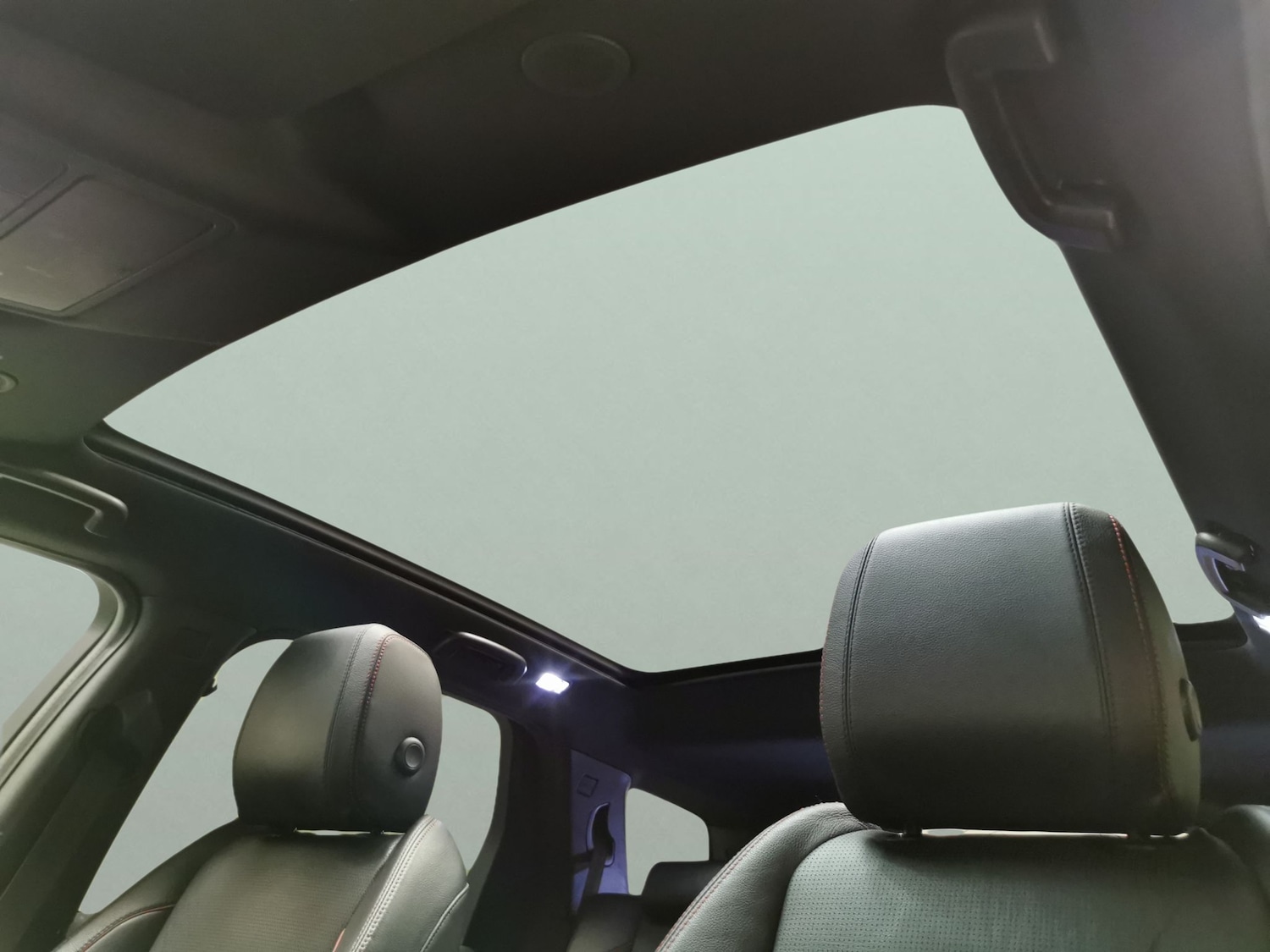 Used Land Rover Discovery Sport 2021 for sale - 76808103: Photo 5