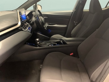 Used Toyota C-HR 2018 for sale - 78967470: Photo