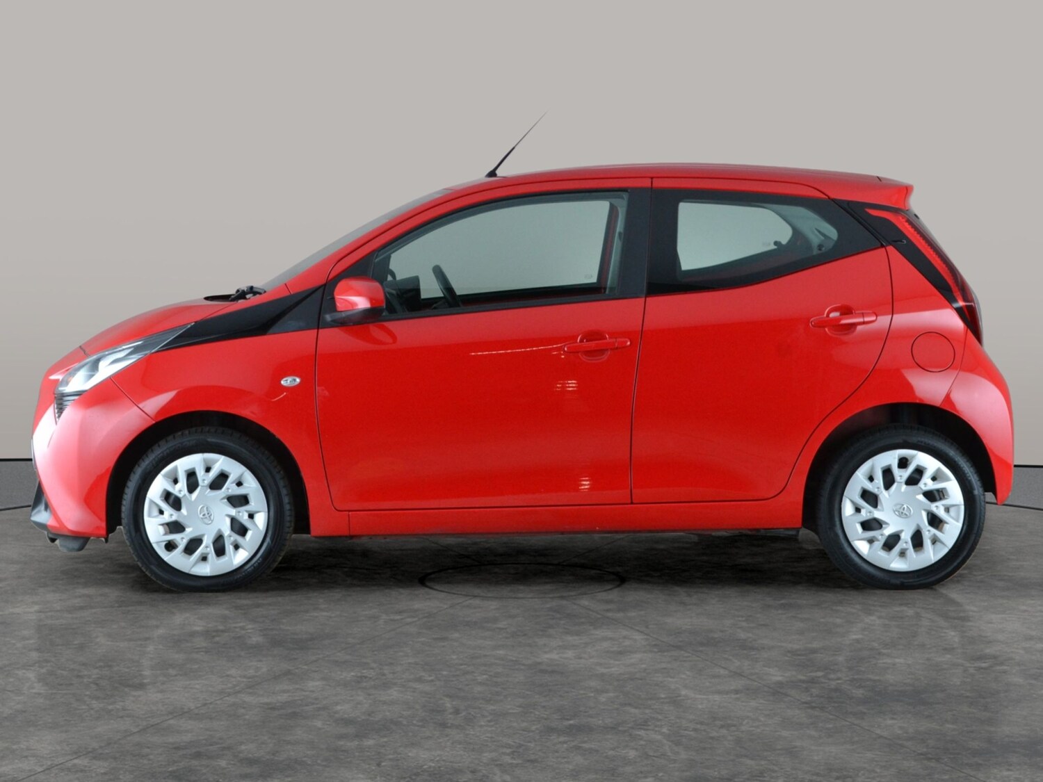 Used Toyota AYGO for sale - 77831465: Photo 13