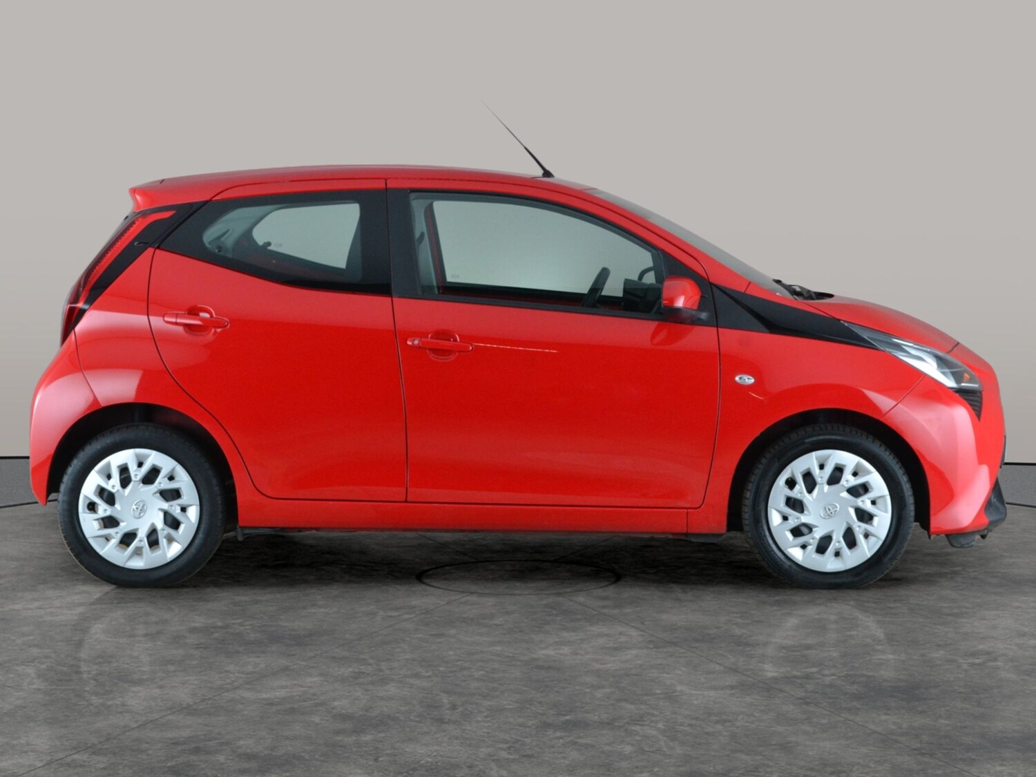 Used Toyota AYGO for sale - 77831465: Photo 9