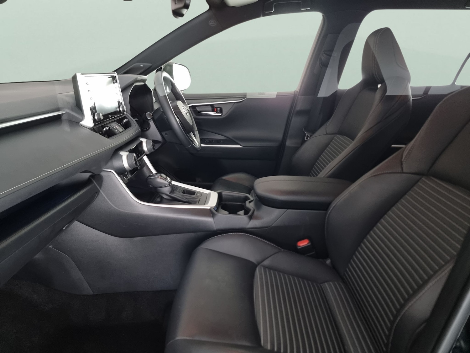 Used Toyota RAV4 2021 for sale - 76590027: Photo 4