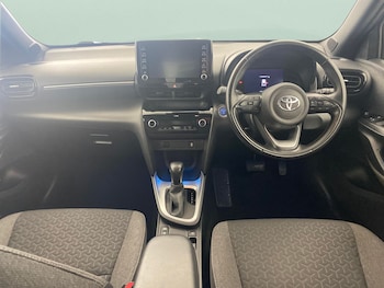 Used Toyota Yaris Cross 2022 for sale - 77639868: Photo