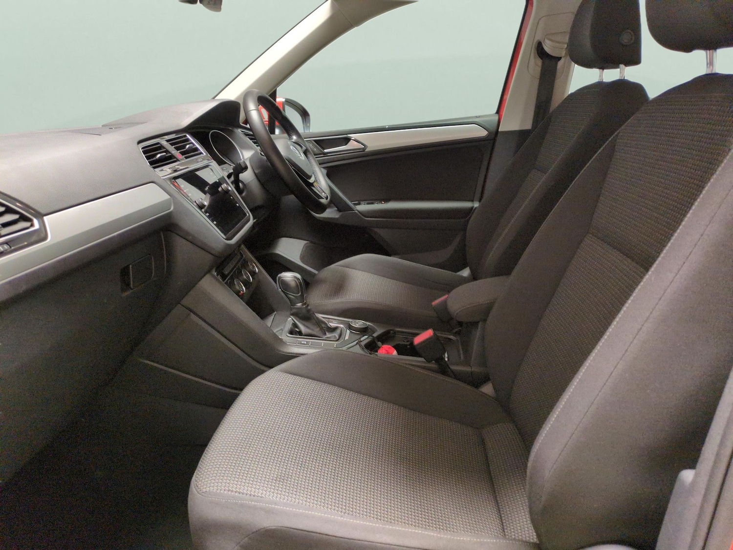 Used Volkswagen Tiguan 2017 for sale - 76330924: Photo 4