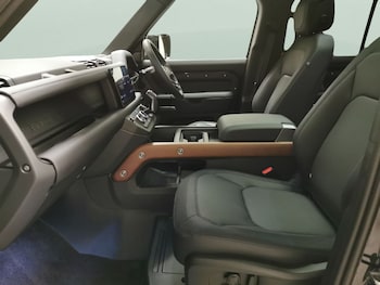 Used Land Rover Defender 2023 for sale - 78282929: Photo