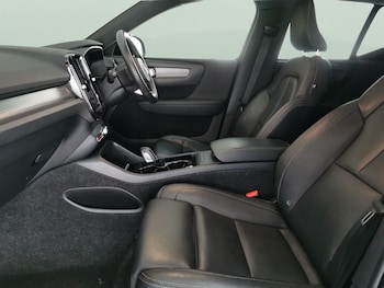 Used Volvo XC40 2021 for sale - 77255978: Photo