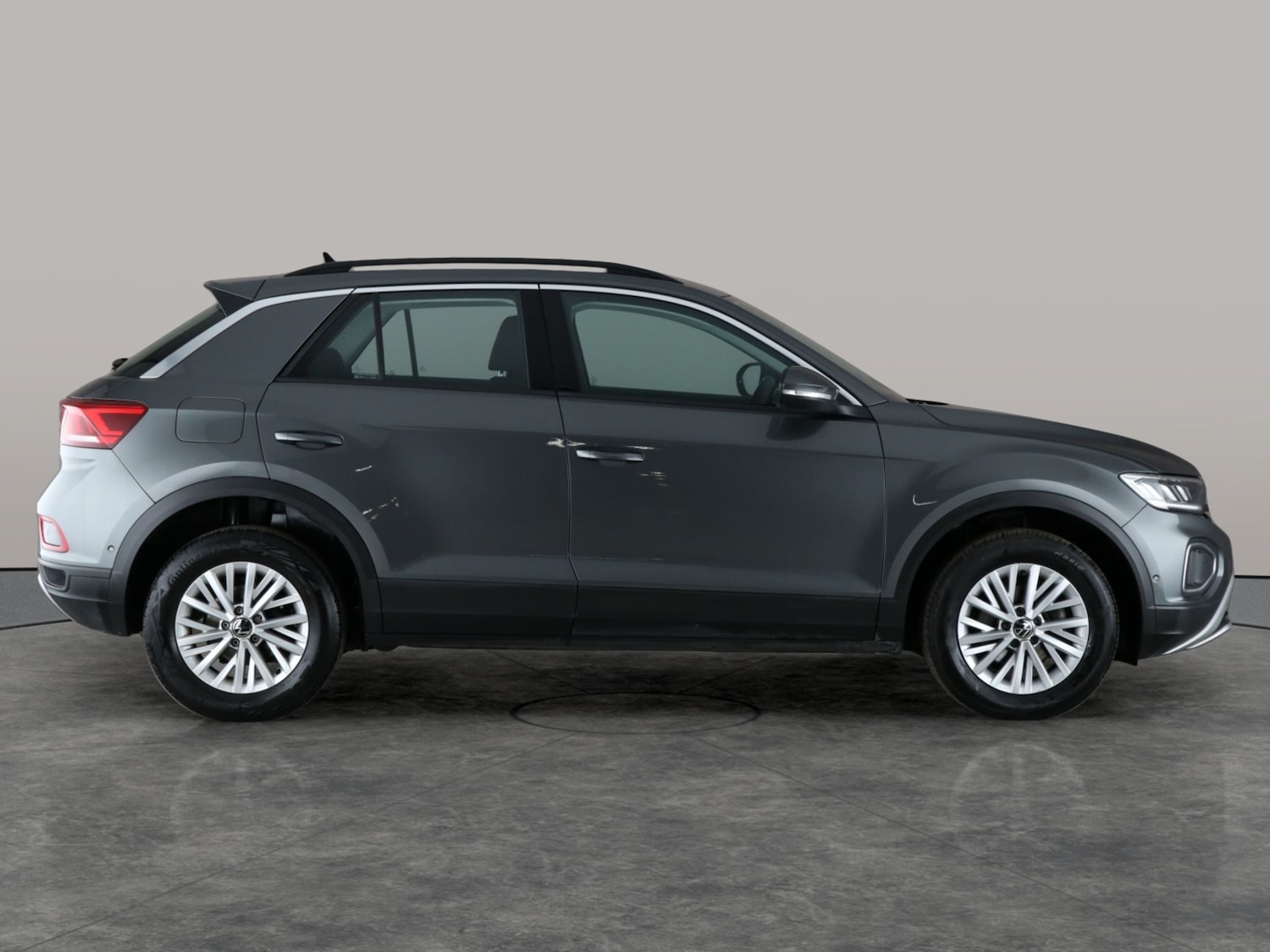 Used Volkswagen T-Roc 2022 for sale - 76464128: Photo 8