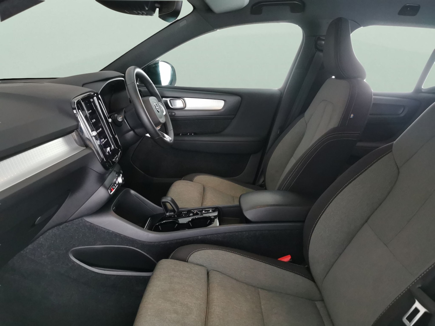 Used Volvo XC40 2022 for sale - 76777851: Photo 4