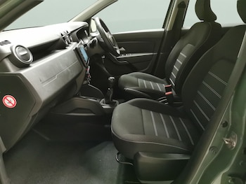 Used Dacia Duster 2023 for sale - 78927645: Photo