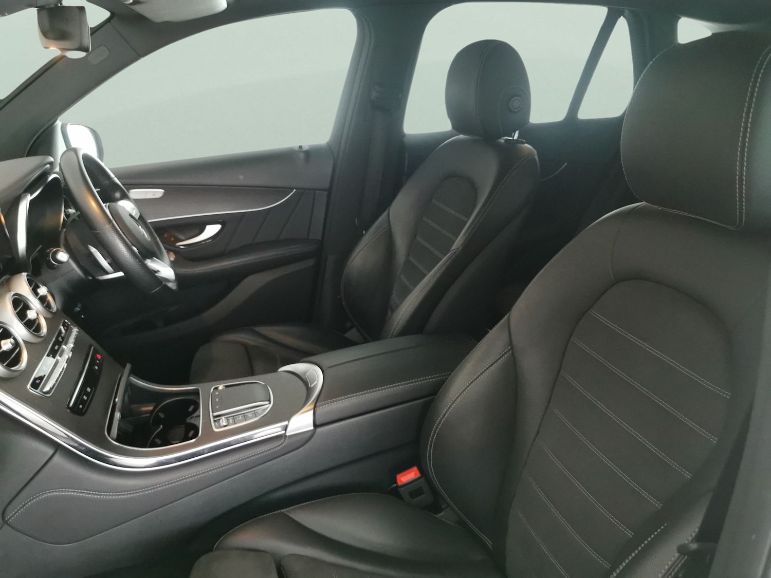 Used Mercedes-Benz GLC 2020 for sale - 76390362: Photo 4