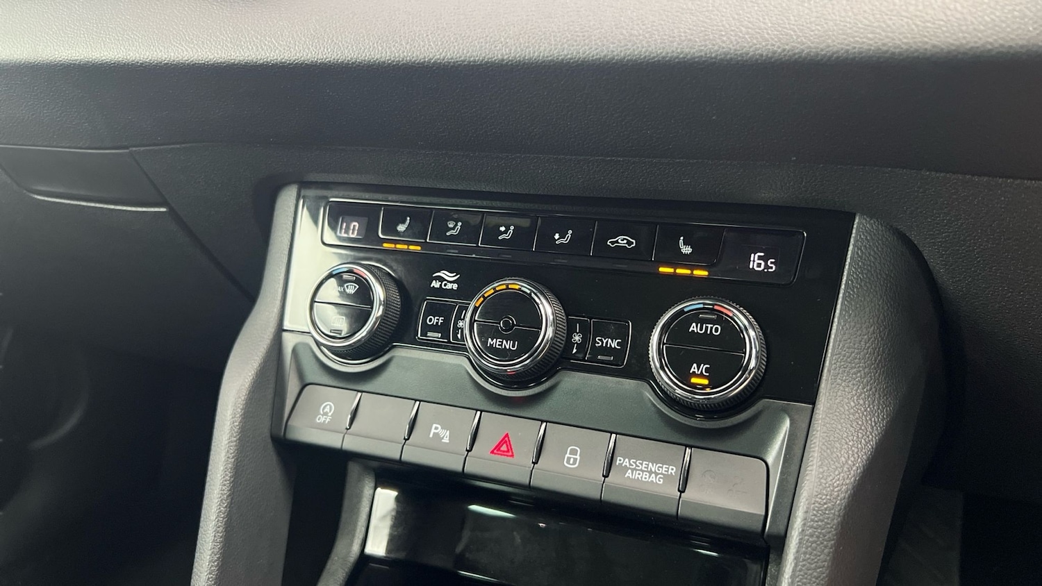 Used Skoda Karoq 2021 for sale - 77392372: Photo 15