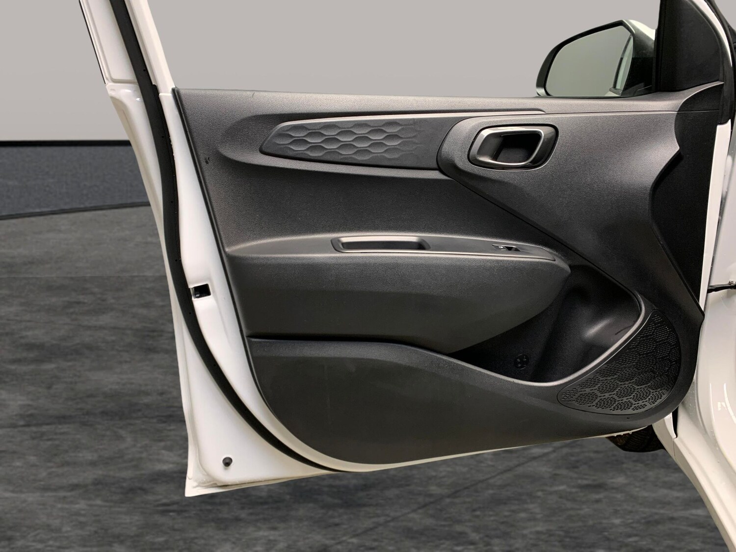 Used Hyundai i10 2023 for sale - 77367423: Photo 27