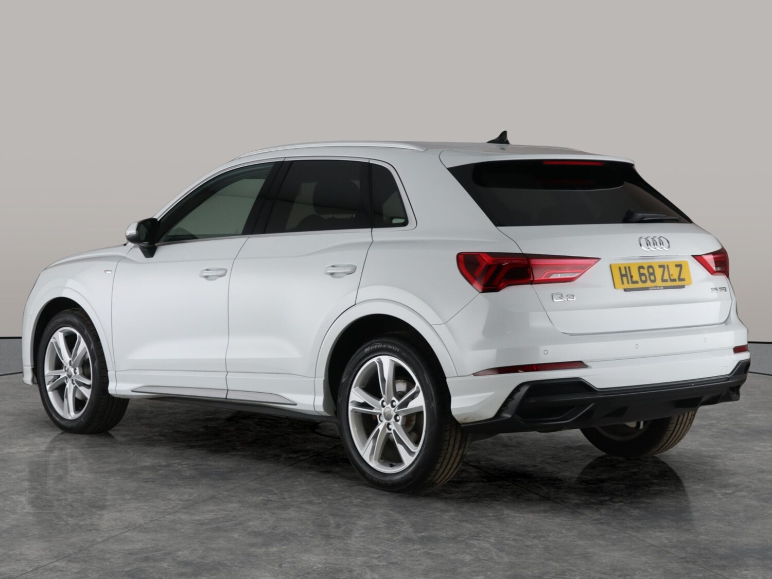 Used Audi Q3 for sale - 76542632: Photo 12