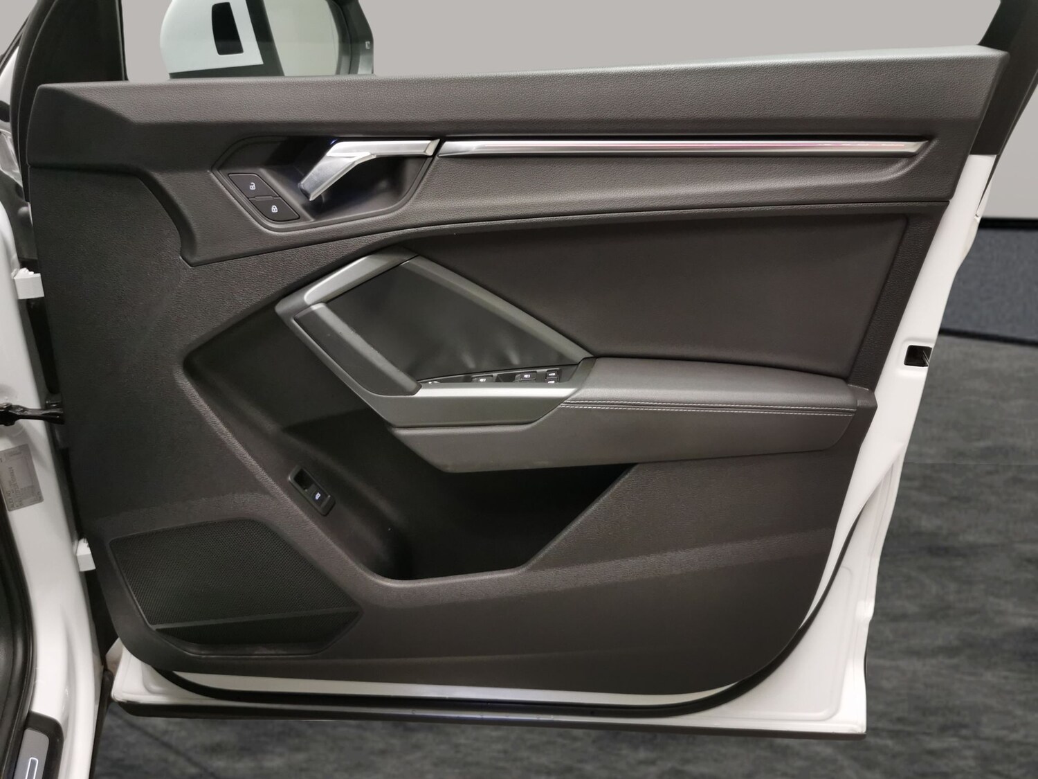 Used Audi Q3 for sale - 76542632: Photo 32