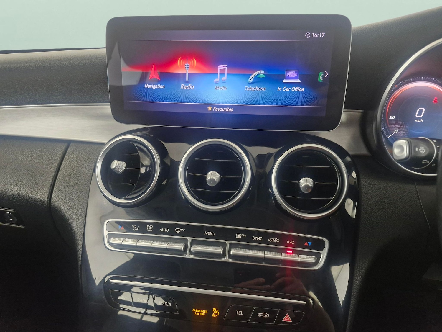 Used Mercedes-Benz C Class 2020 for sale - 76519564: Photo 27