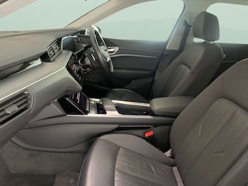 Used Audi e-tron 2021 for sale - 76502040: Photo