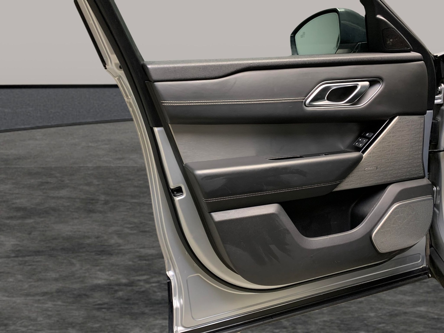 Used Land Rover Range Rover Velar 2019 for sale - 76636248: Photo 29