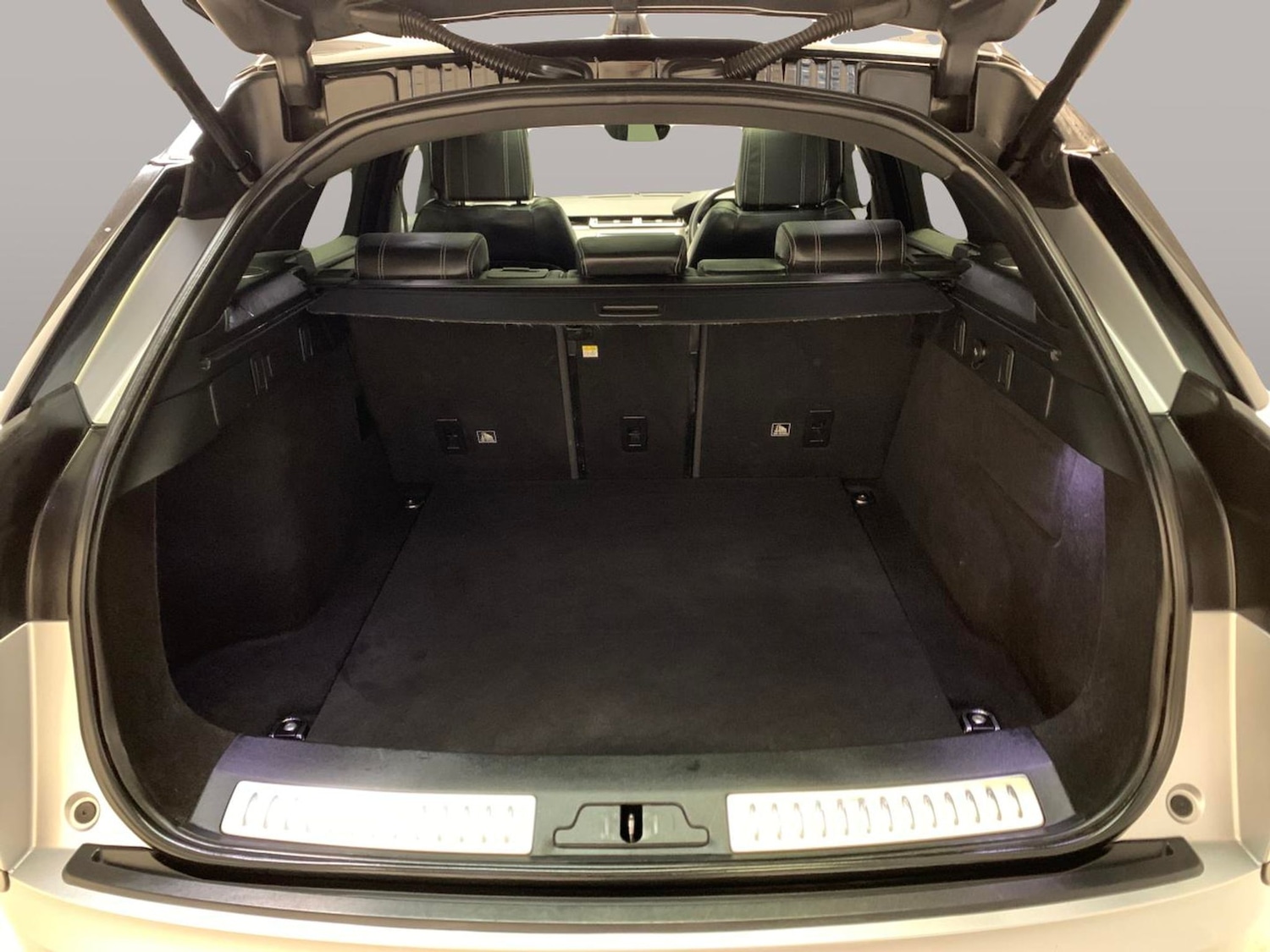 Used Land Rover Range Rover Velar 2019 for sale - 76636248: Photo 35