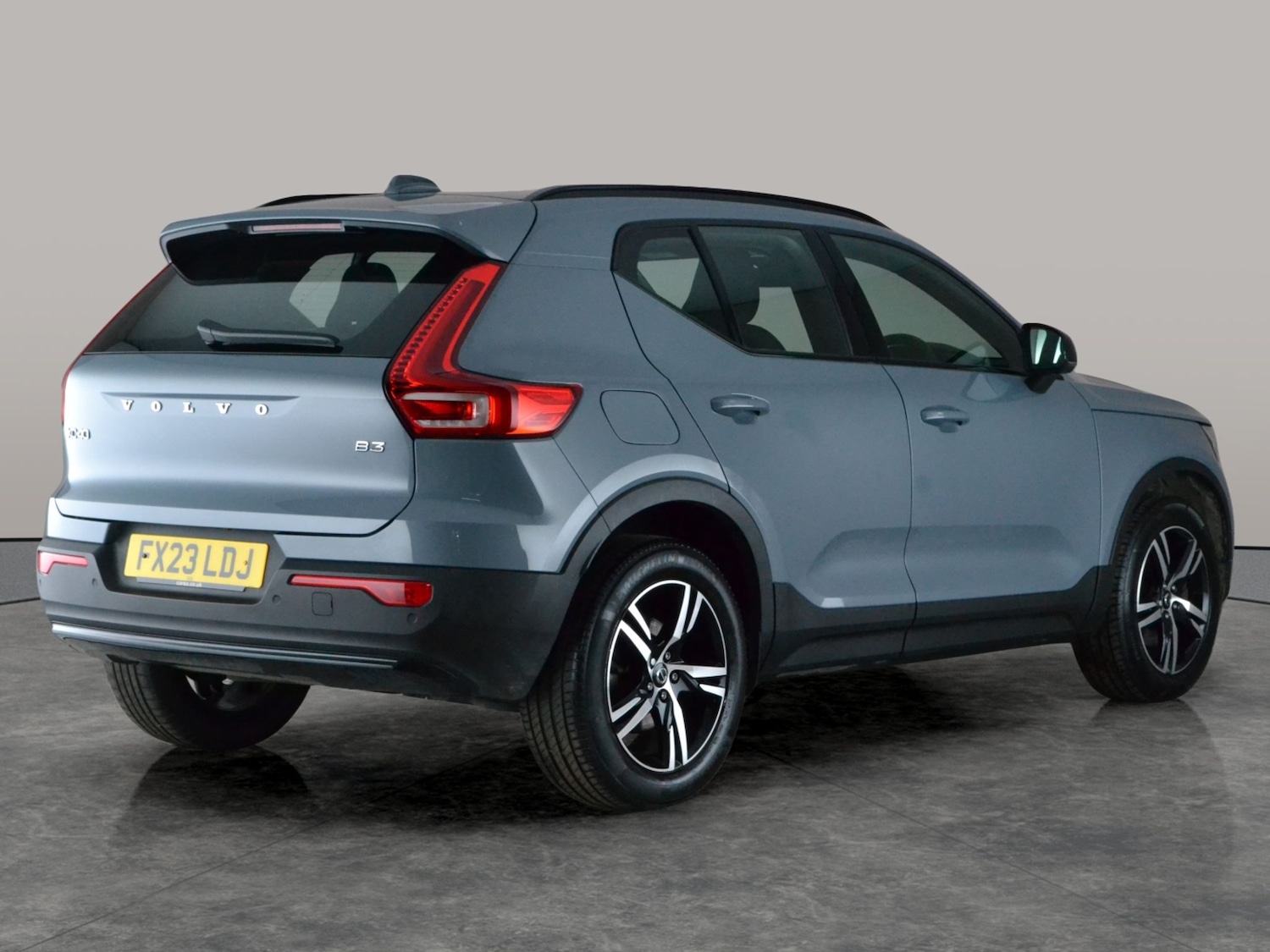 Used Volvo XC40 2023 for sale - 77797968: Photo 9