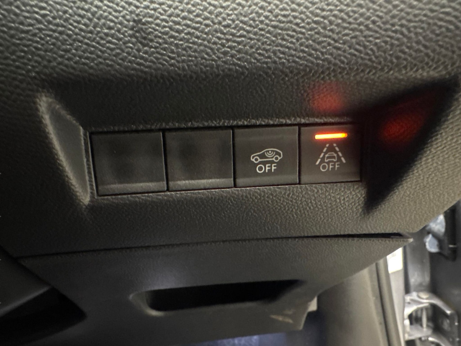 Used Peugeot E-2008 2022 for sale - 76879121: Photo 20