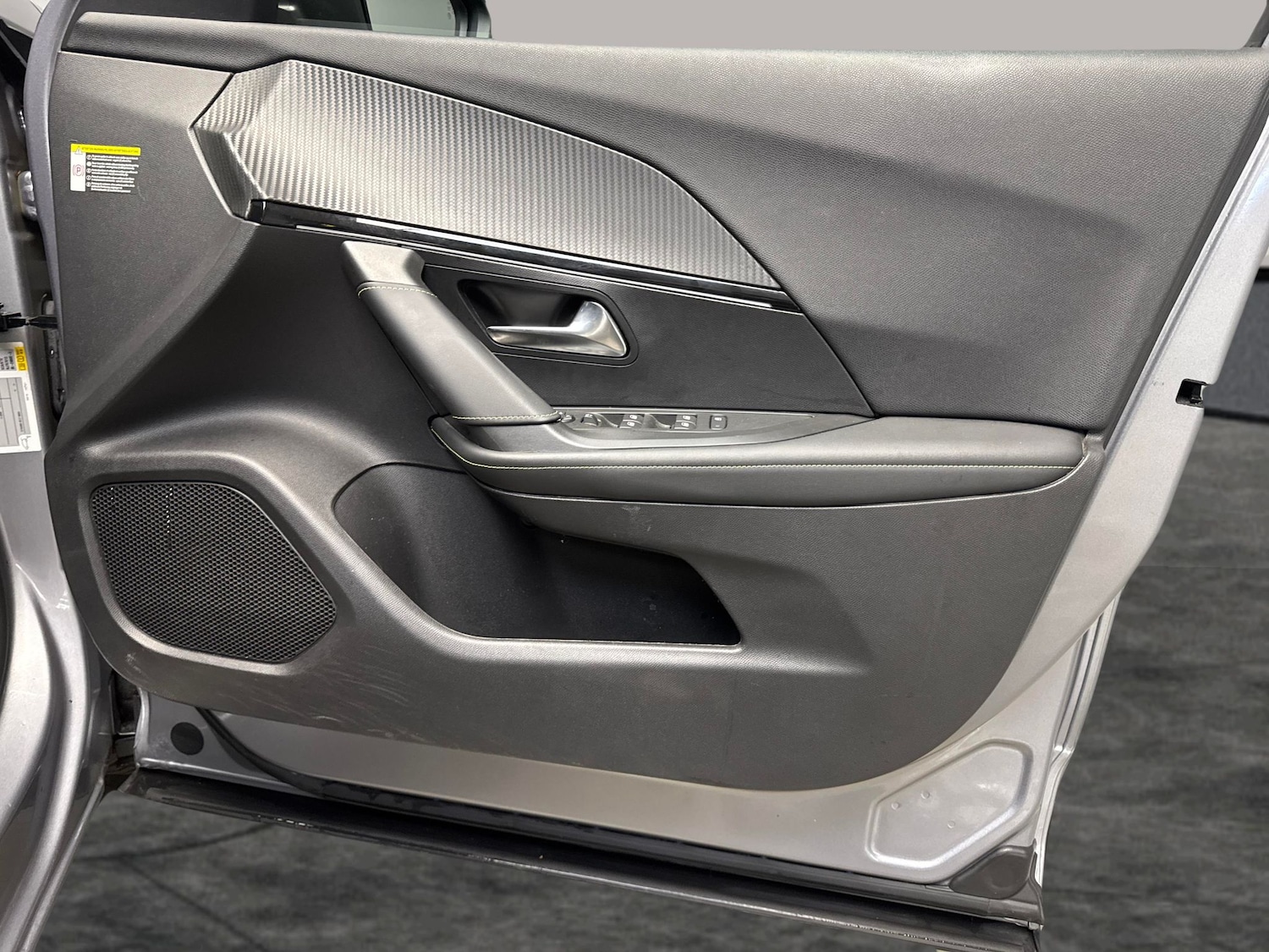 Used Peugeot E-2008 2022 for sale - 76879121: Photo 30