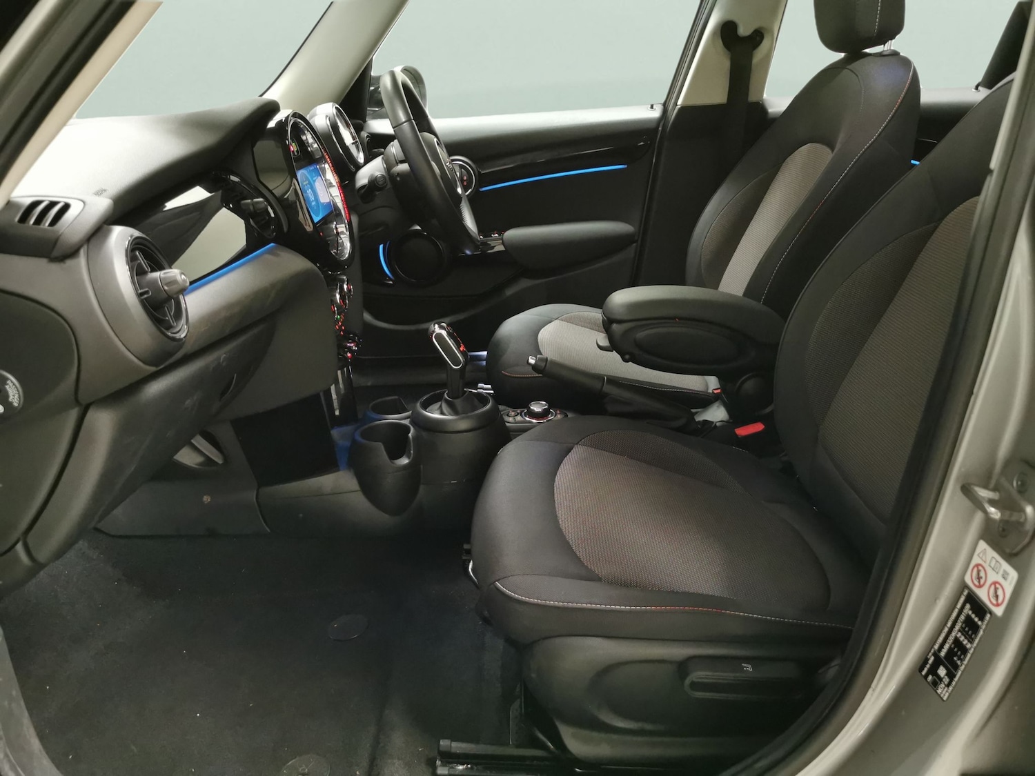 Used MINI Hatch 2022 for sale - 77592588: Photo 4