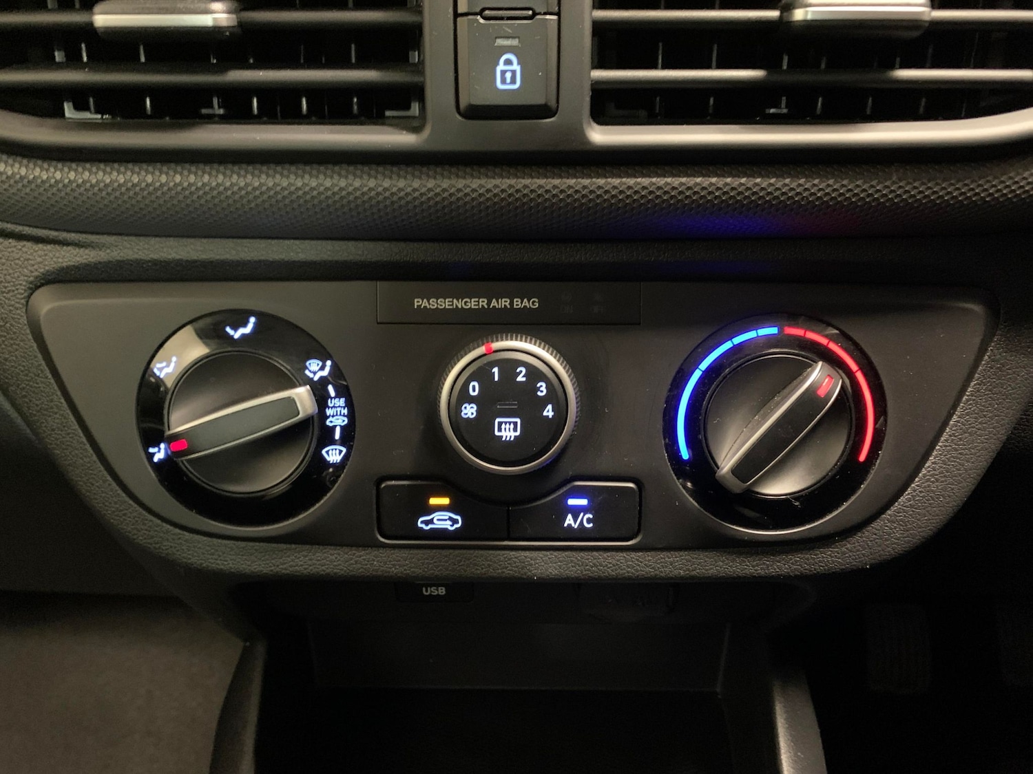 Used Hyundai i10 2022 for sale - 76436960: Photo 19