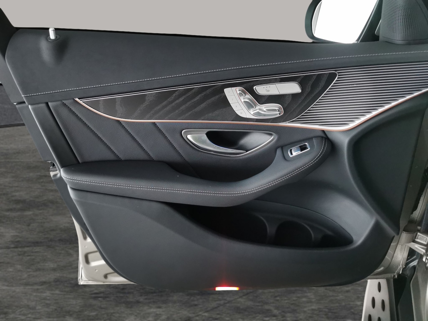 Used Mercedes-Benz EQC 2022 for sale - 77071283: Photo 32