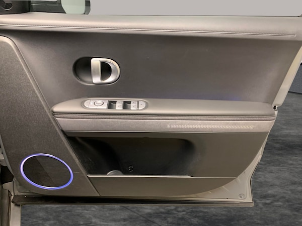 Used Hyundai IONIQ 5 2023 for sale - 76222227: Photo 44