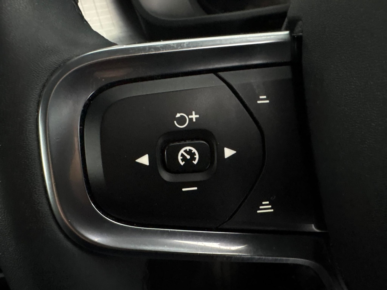 Used Volvo XC40 2022 for sale - 78039982: Photo 14